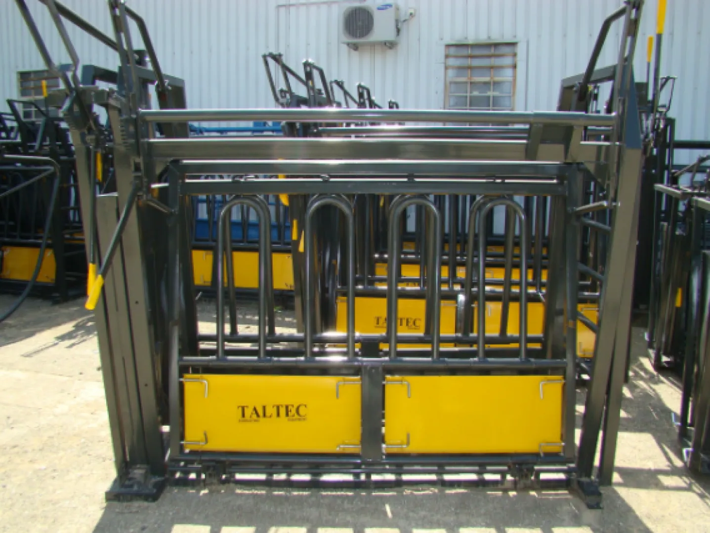 Neck and Body Clamp - Feedlot | Tal-Tec