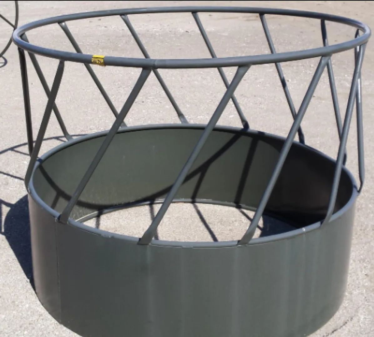 Cattle Ring Feeder with plate 1.5m | Tal-Tec