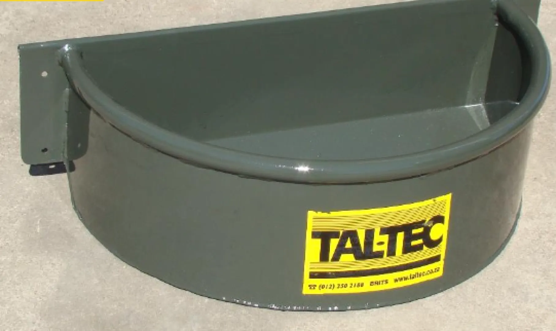 Half Moon Horse Feeder | Tal-Tec