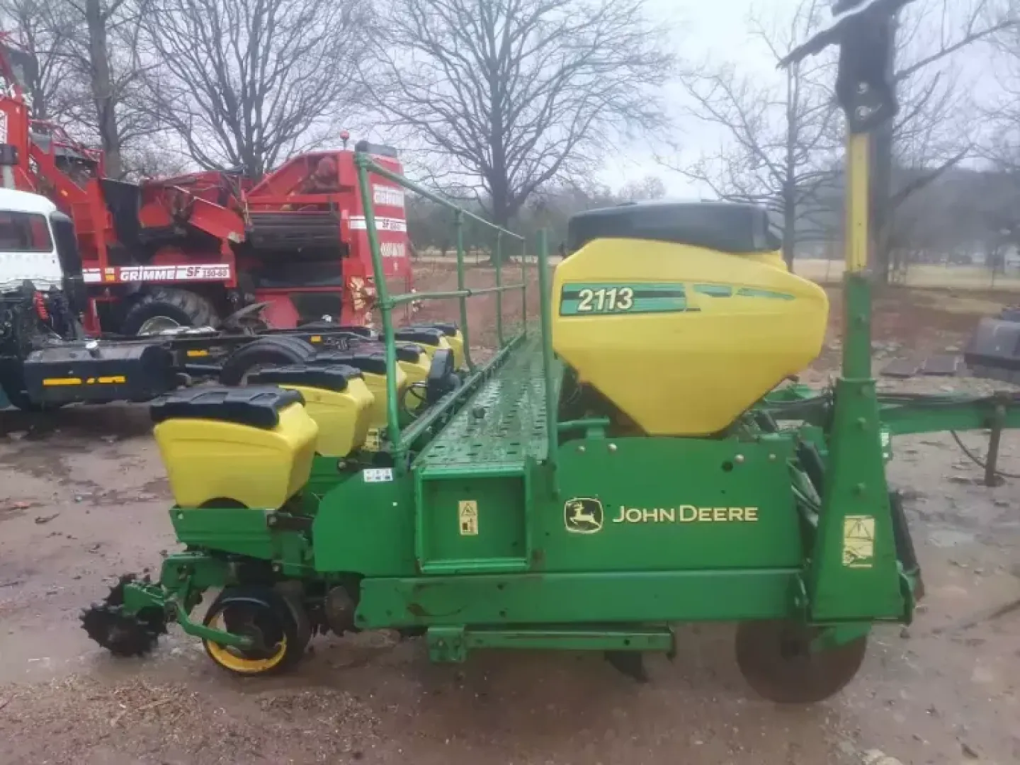 John Deere 2113 | 6 ry ,91 planter | QAC Equipment