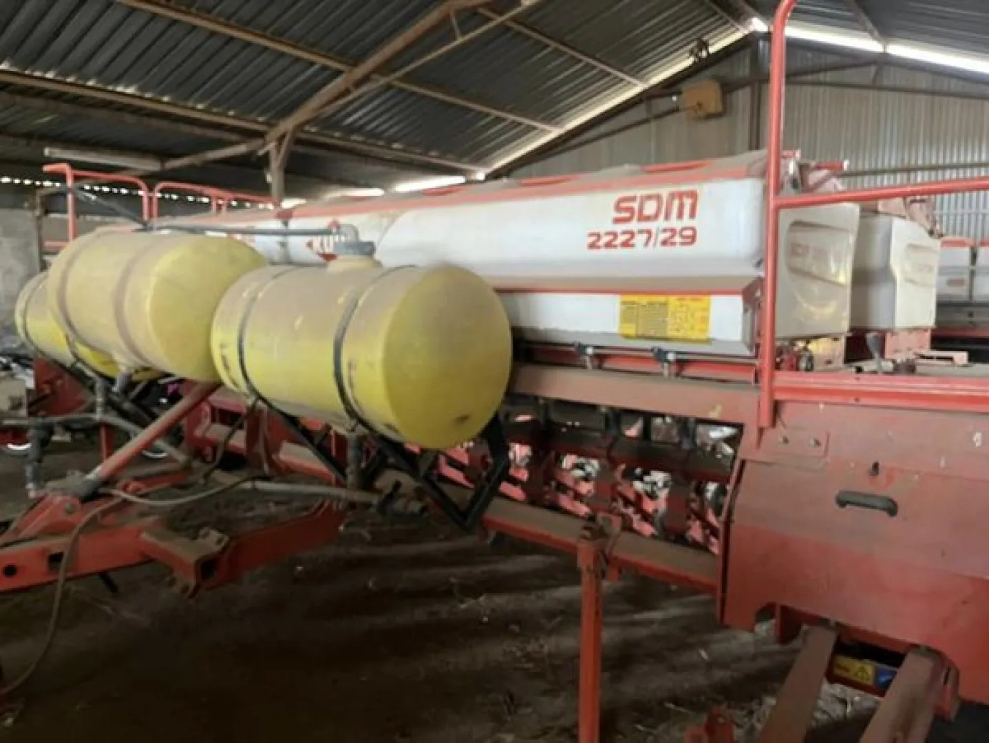 Kuhn 12 ry .45 planter | Agrimar