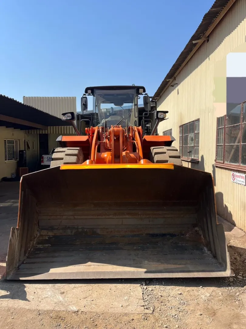 2011 Hitachi ZW220 Front end loader.  3cube bucket