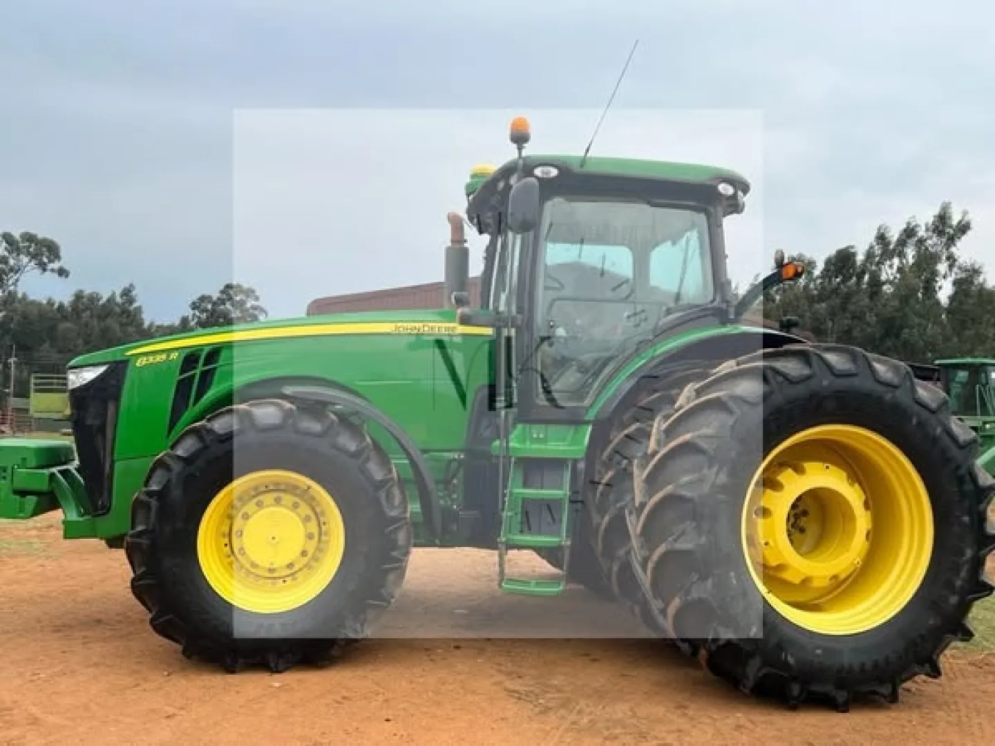 John Deere 8335R  2013 model | MK Landbou Dienste