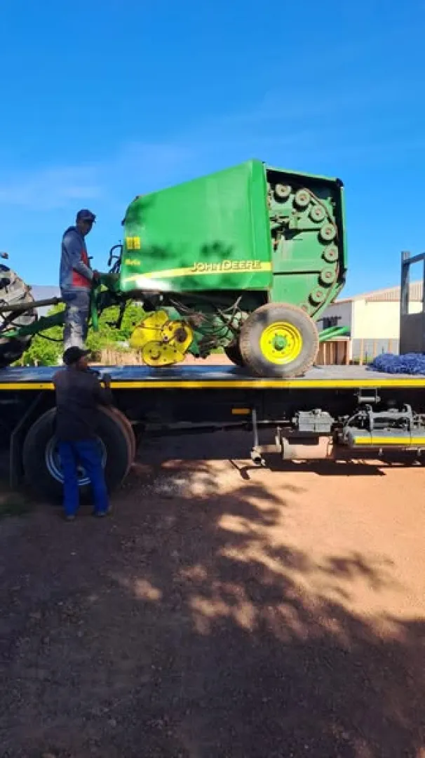 John Deere 568 tou baler | Agrimar