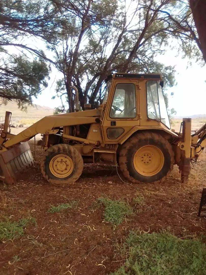 Cat 428 TLB | QAC Equipment