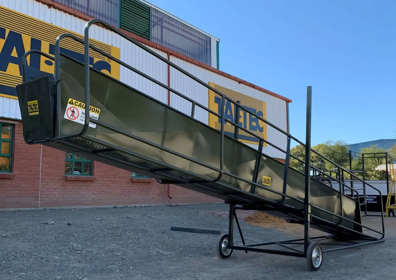 Sheep Loading Ramp 6.4m (with walkway) | Tal-Tec