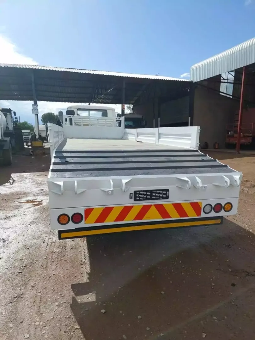 1983 Hino 8 ton | QAC Equipment