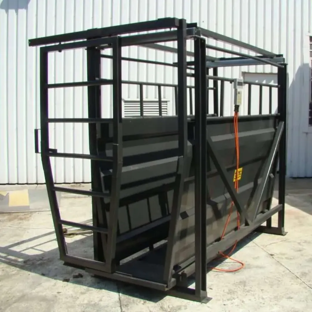 Cattle Hang Crate (with Sliding Gates) | Tal-Tec
