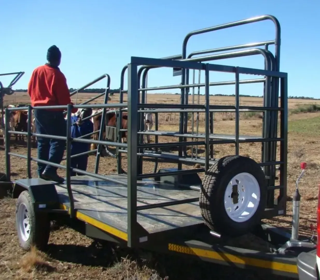 The portable cattle kraal with trailer is ideal for working with cattle | Tal-Tec