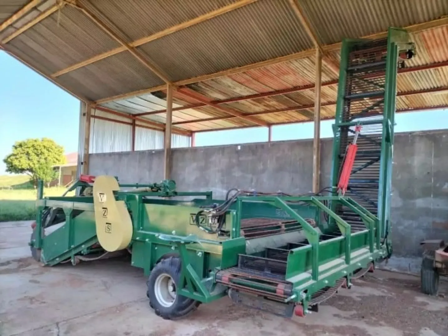 1,8m Aartappel Uithaler Met Elevator | QAC Equipment