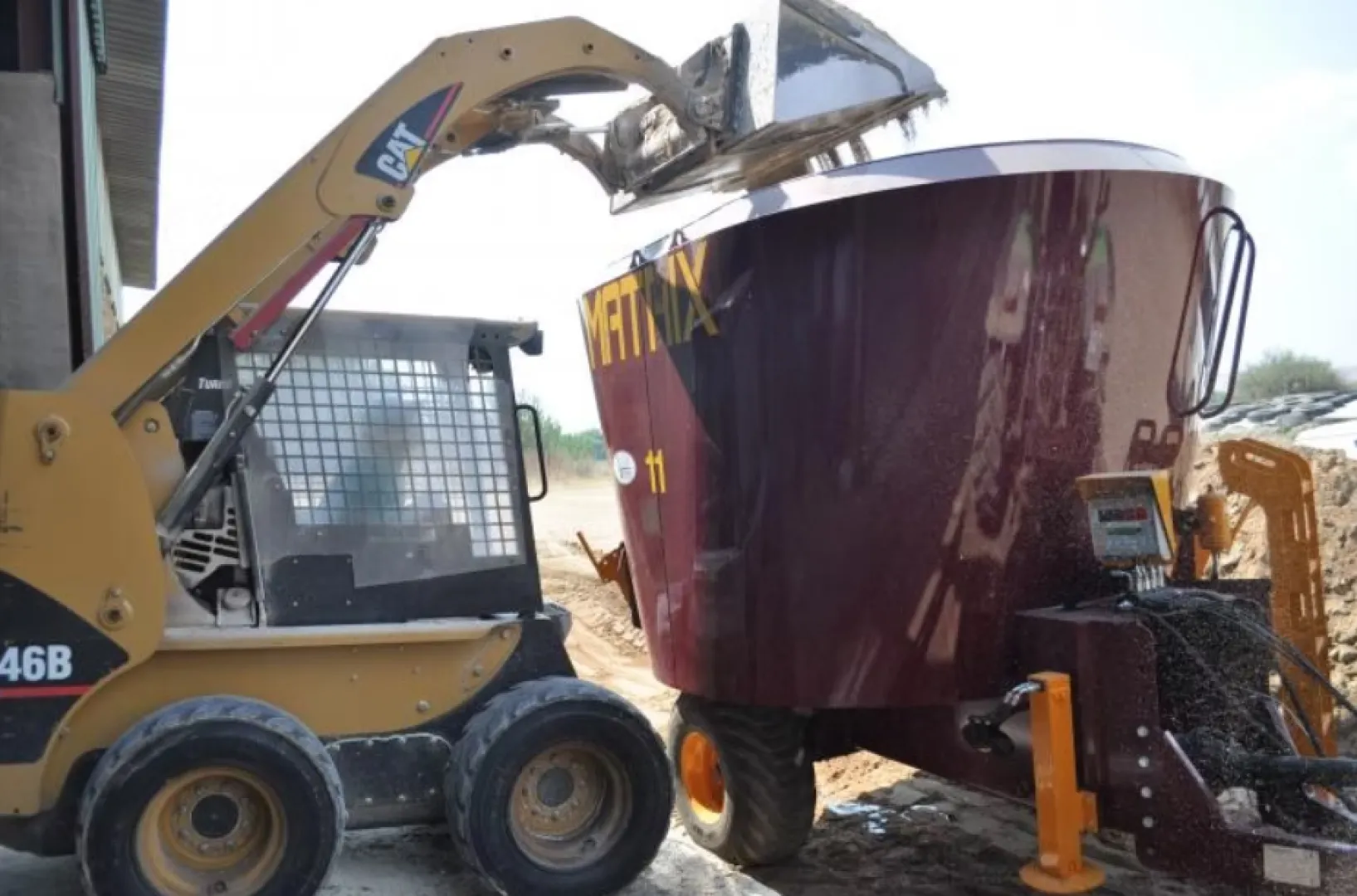 MFX013 Verticle feed mixer | Radium Engineering