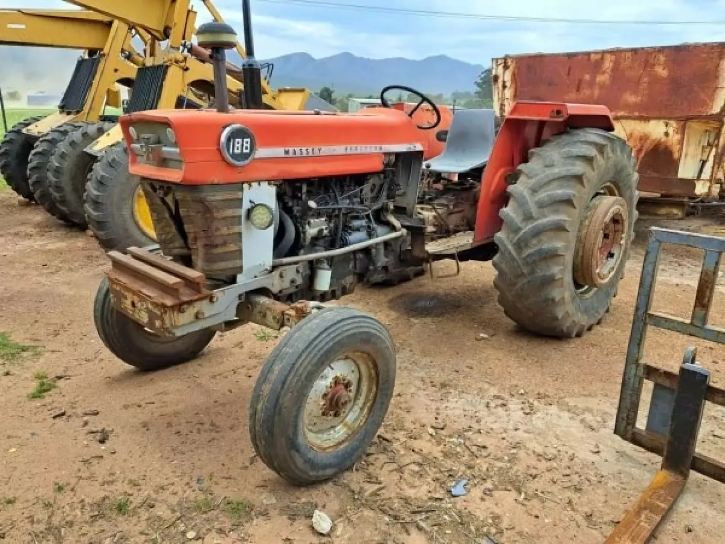 Massey Ferguson 188 | QAC Equipment