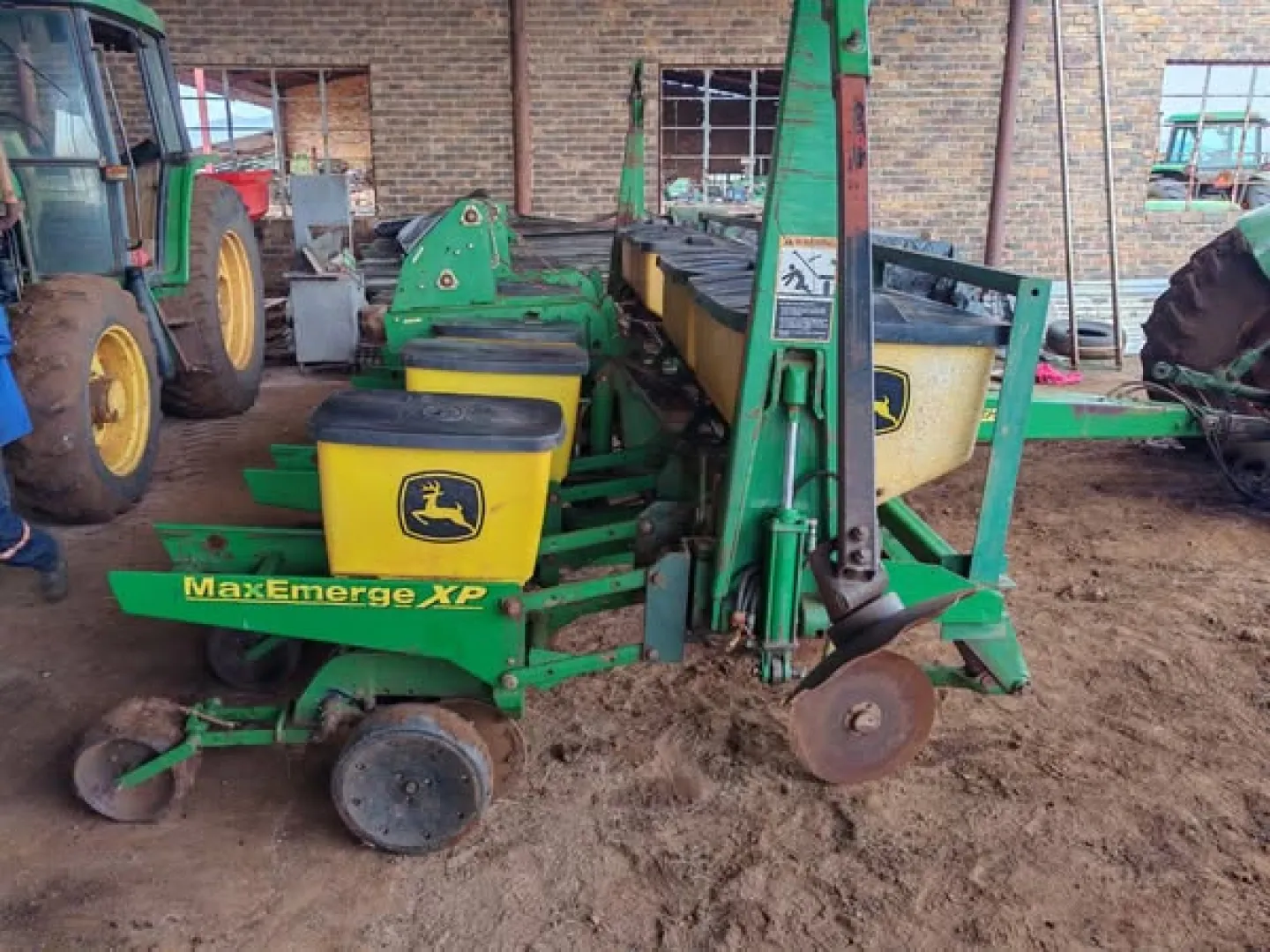 2012 John Deere 1750 max emerge planter - 8ry .76 | Agrimar
