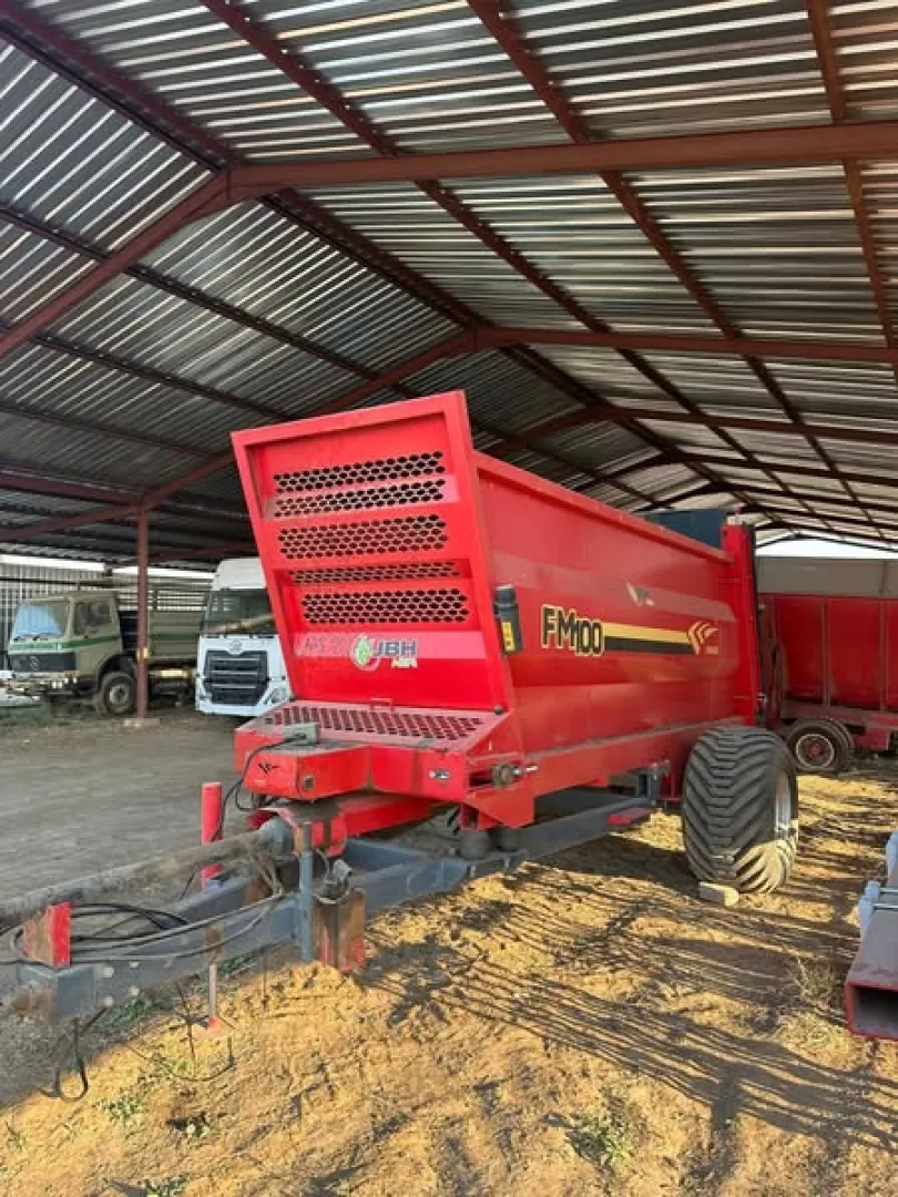 2022 10 cub misstrooier | Agrimar