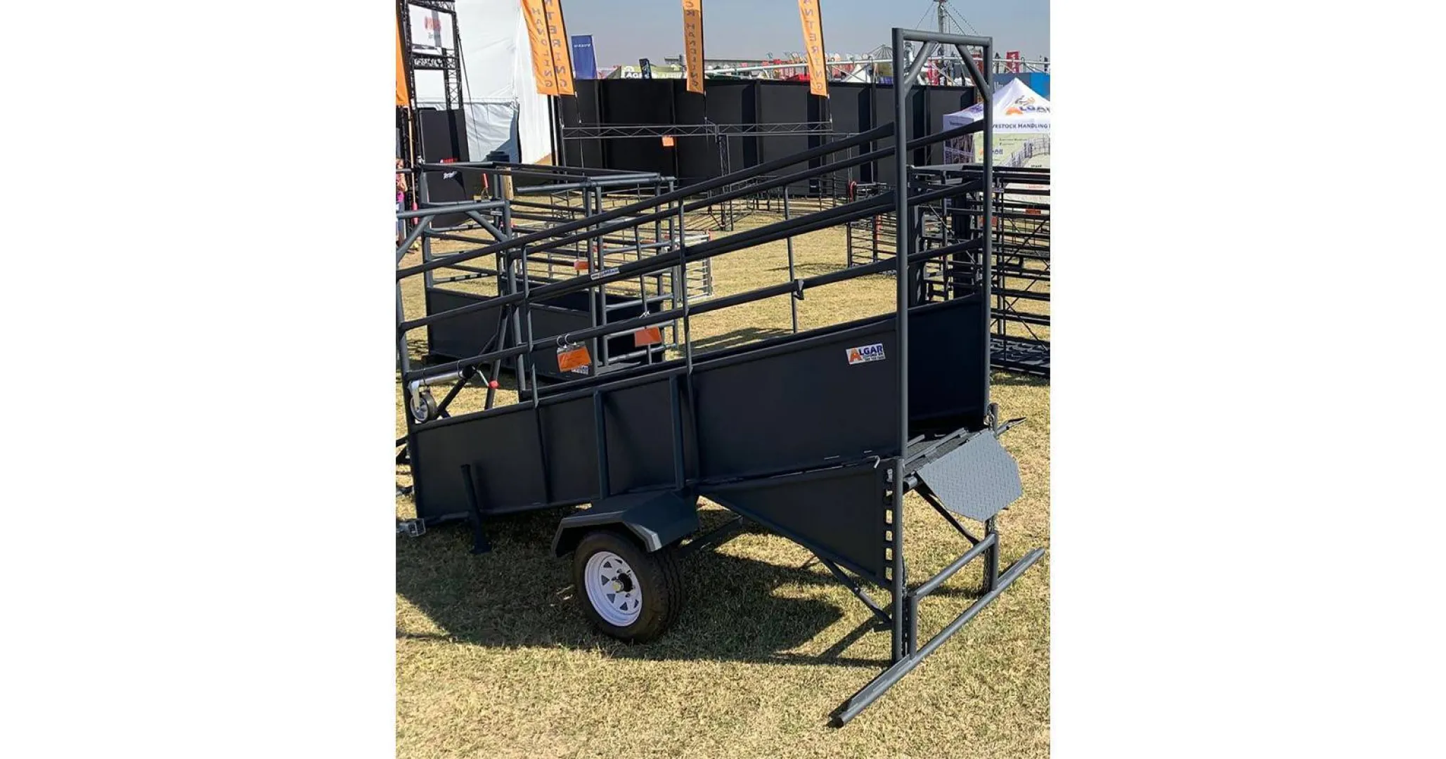 Mobile loading ramp | Mobiele laaibank | Algar