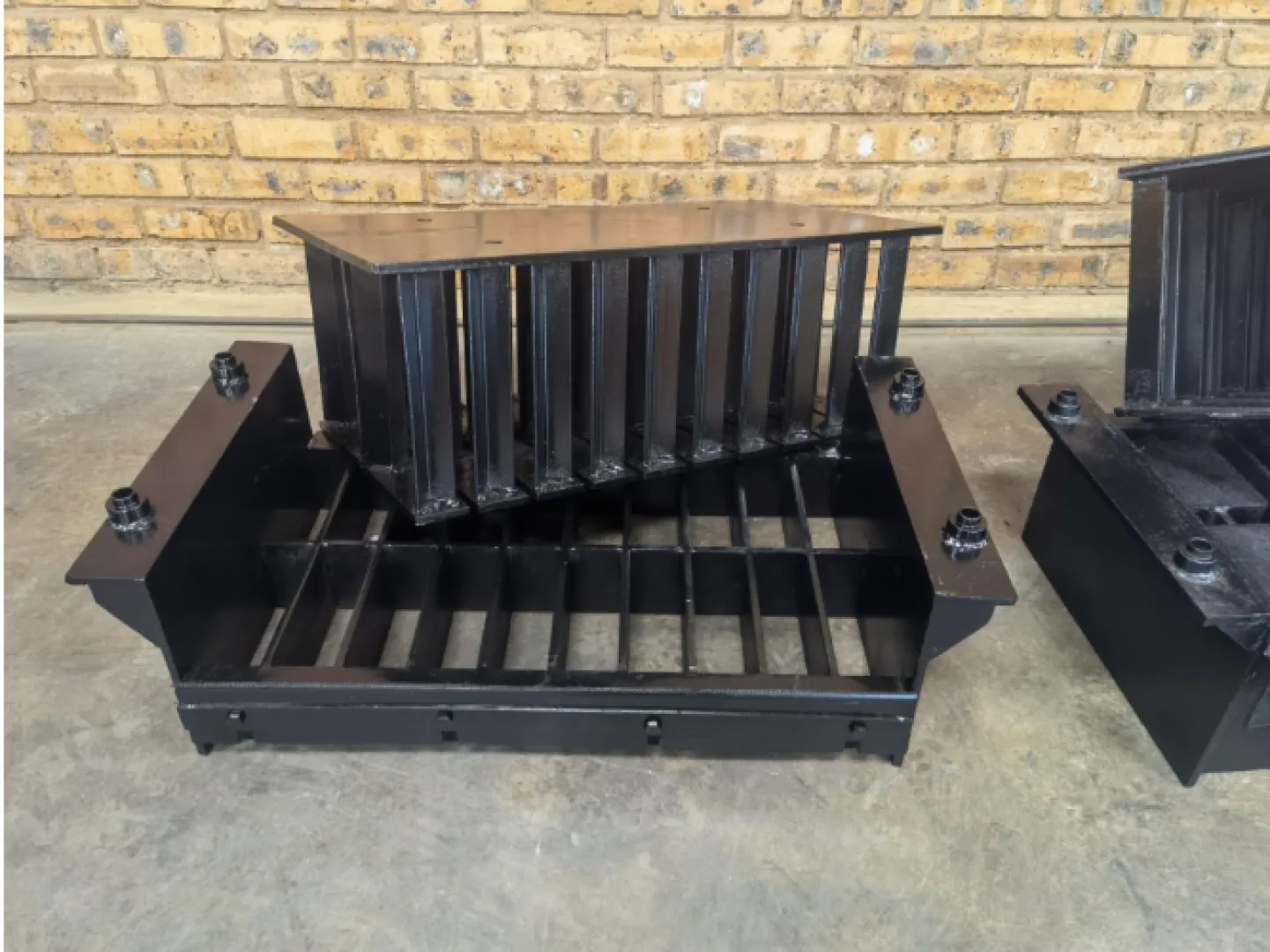 Mould and Tamper for manufacturing Stock Bricks | Revaro
