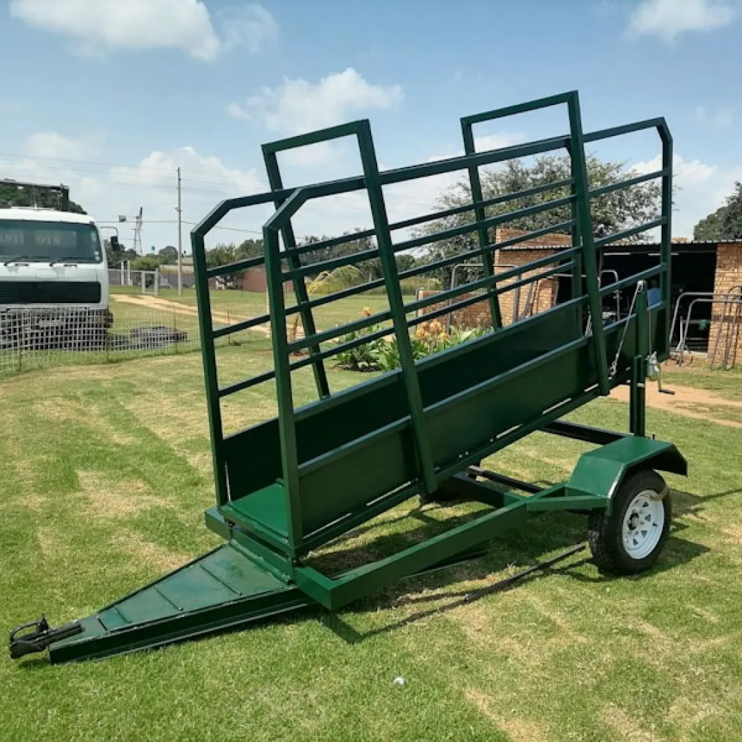 Mobile loading ramp has 13″ wheels and chevron | VDW Engineering