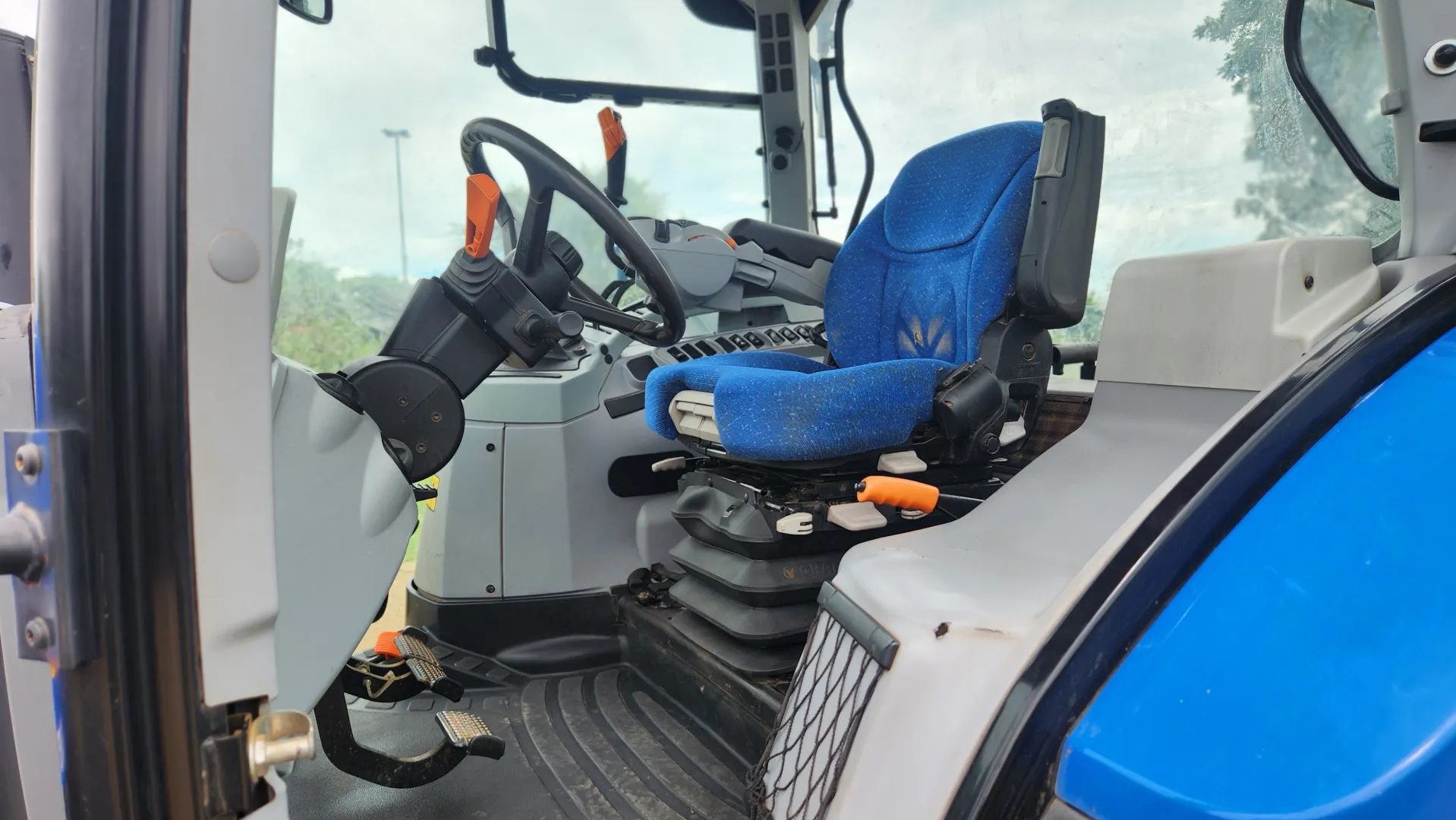 New Holland 6090