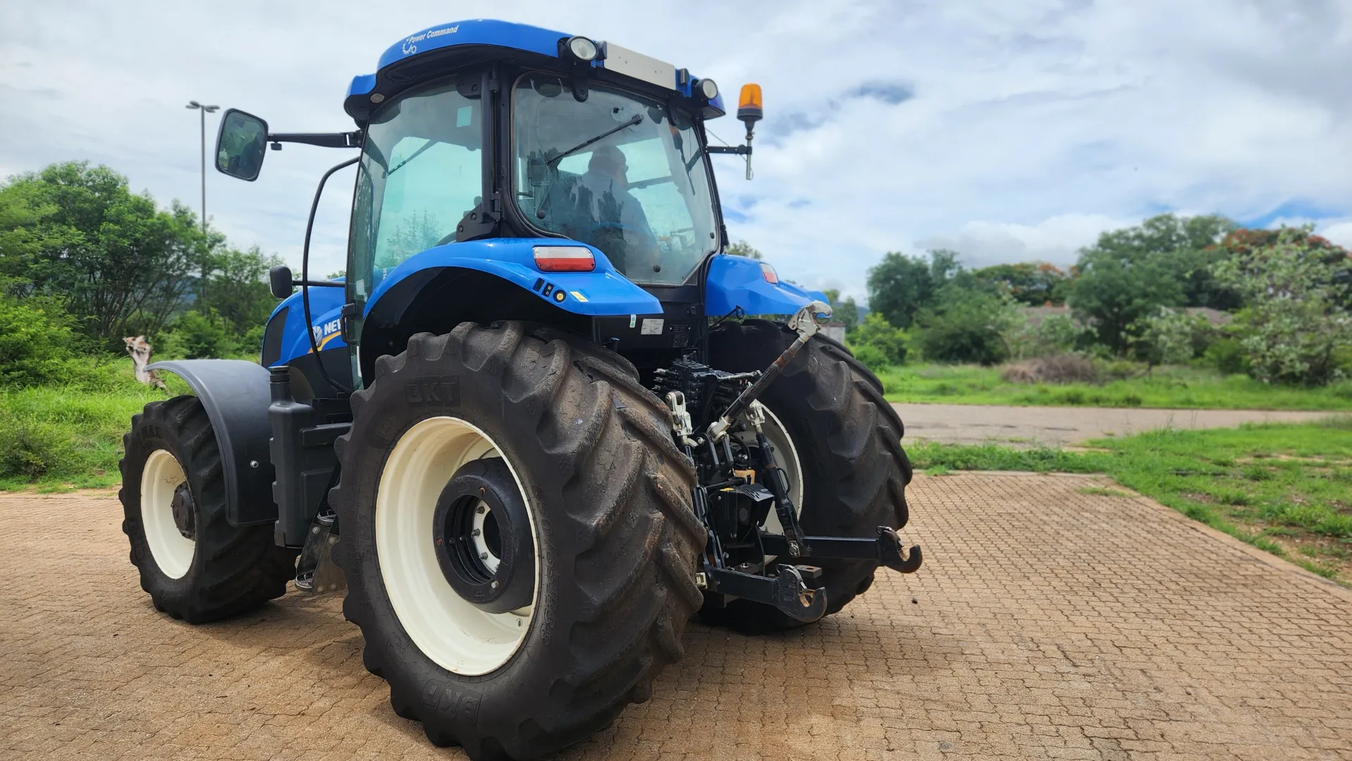 New Holland 6090
