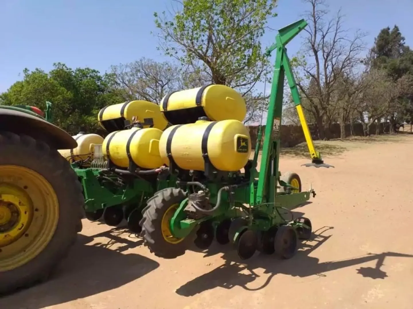 John Deere 8 row | QAC Equipment