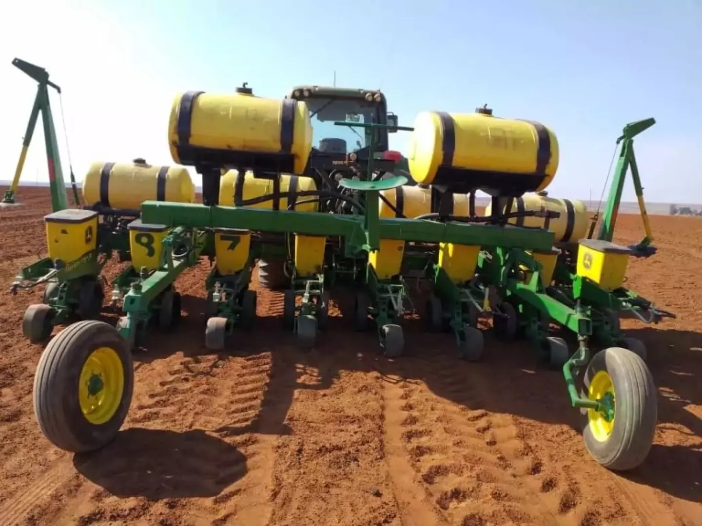 John Deere 8 row | QAC Equipment
