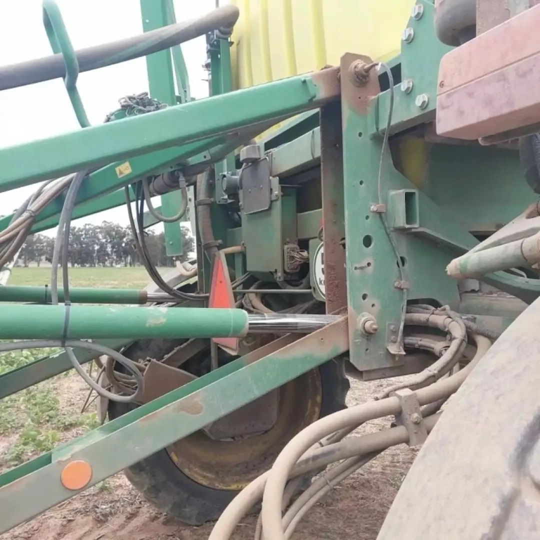 John Deere Sprayer with screen and receiver | QAC Equipment