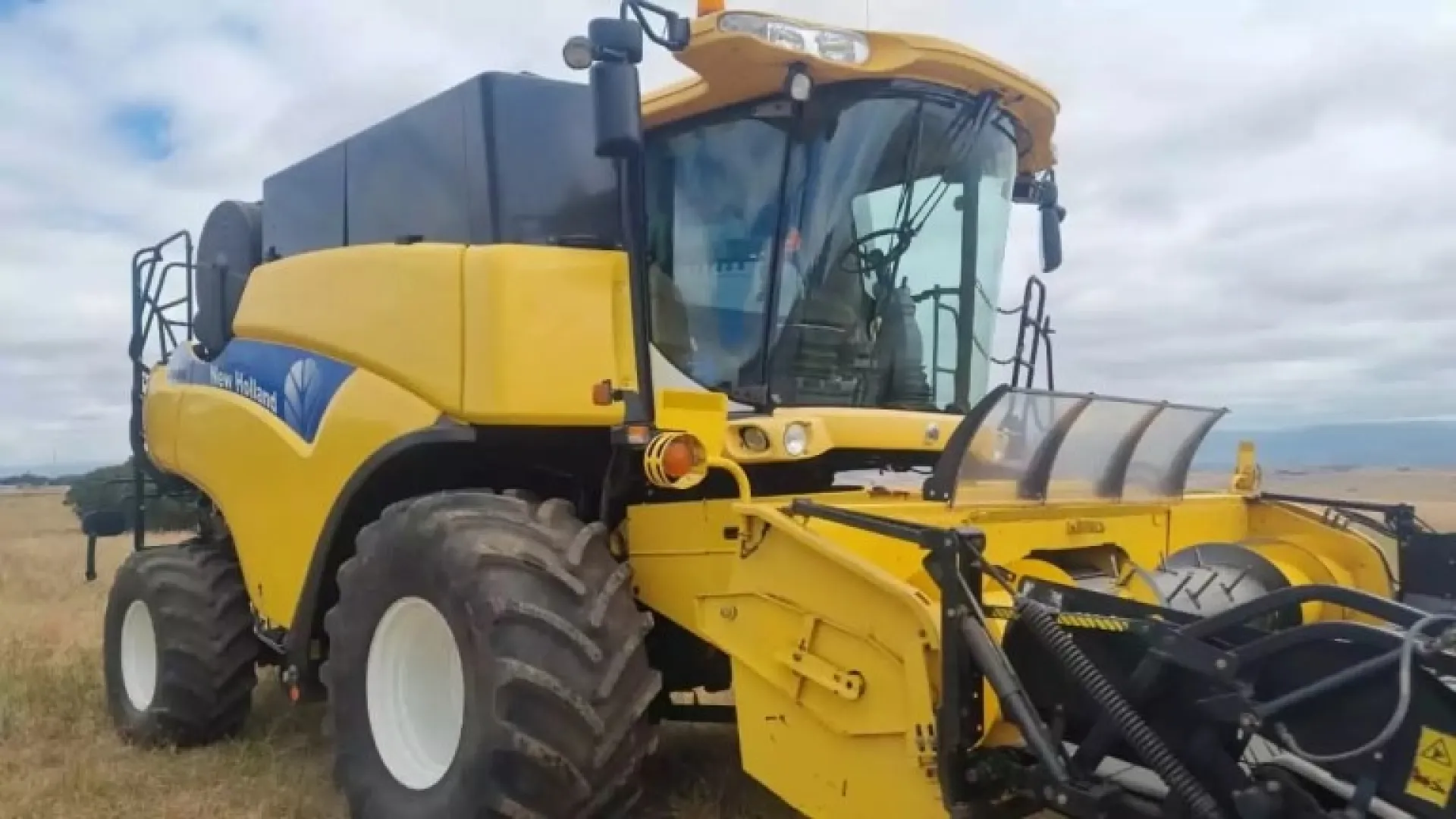 New Holland CR 9060 | QAC Equipment