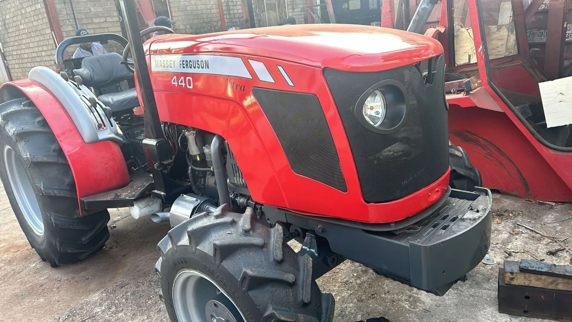 2012 Massey Ferguson 440 4x4 | Agrimar