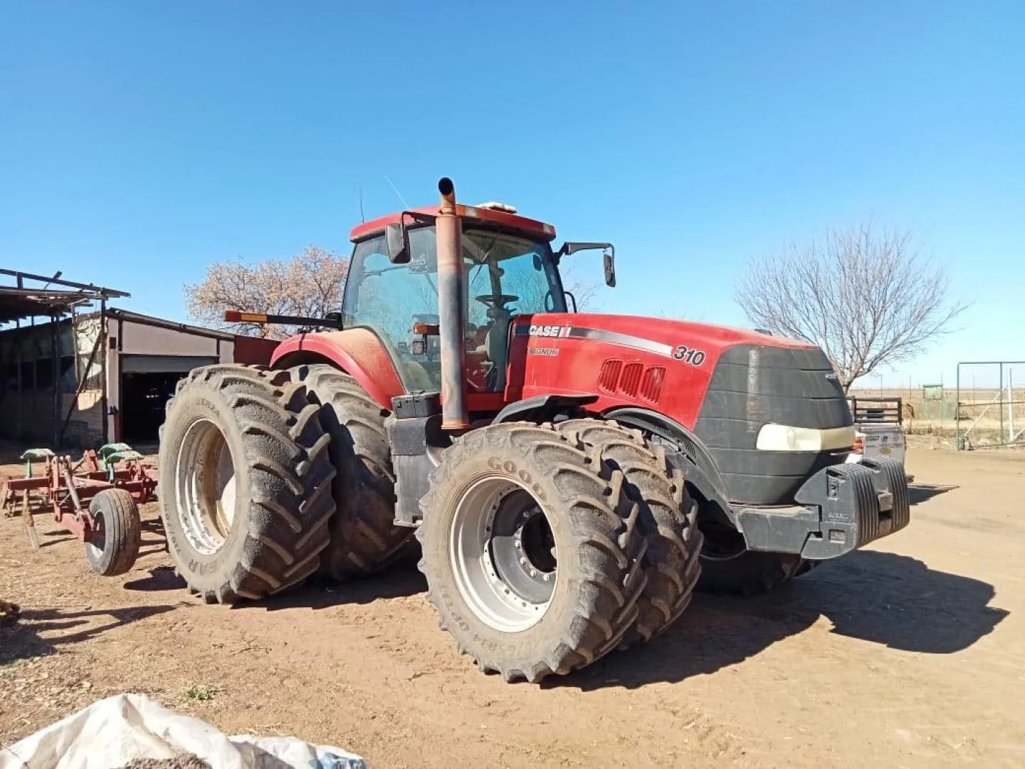 2012 Case 310 magnum trekker | Agrimar