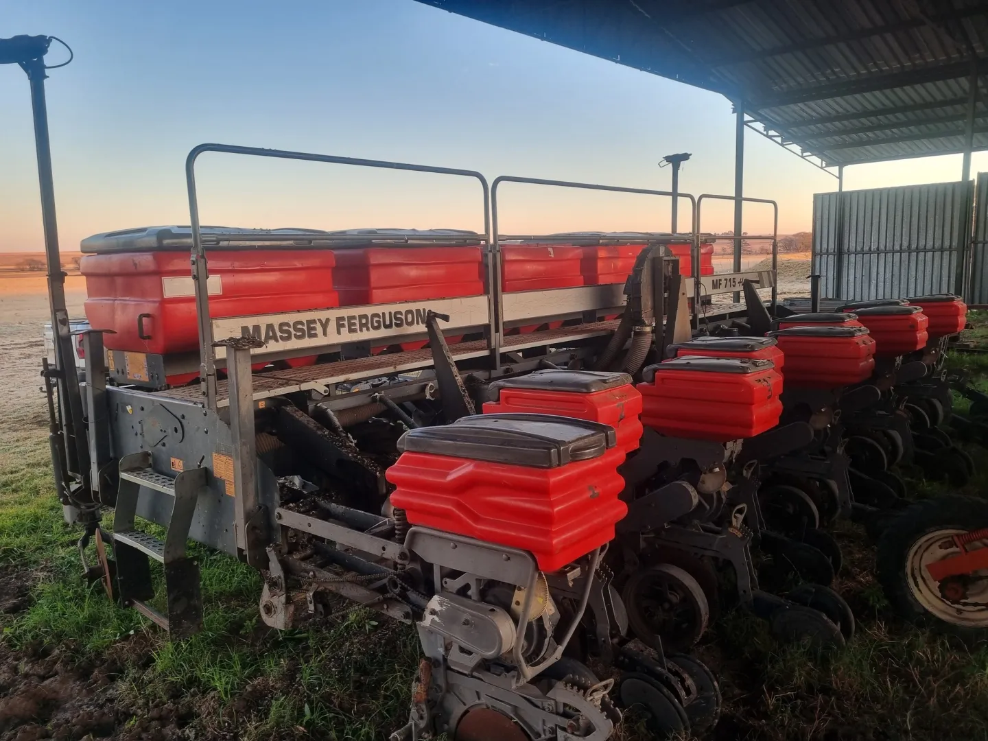 MF 715H planter | T.G. Hendriks