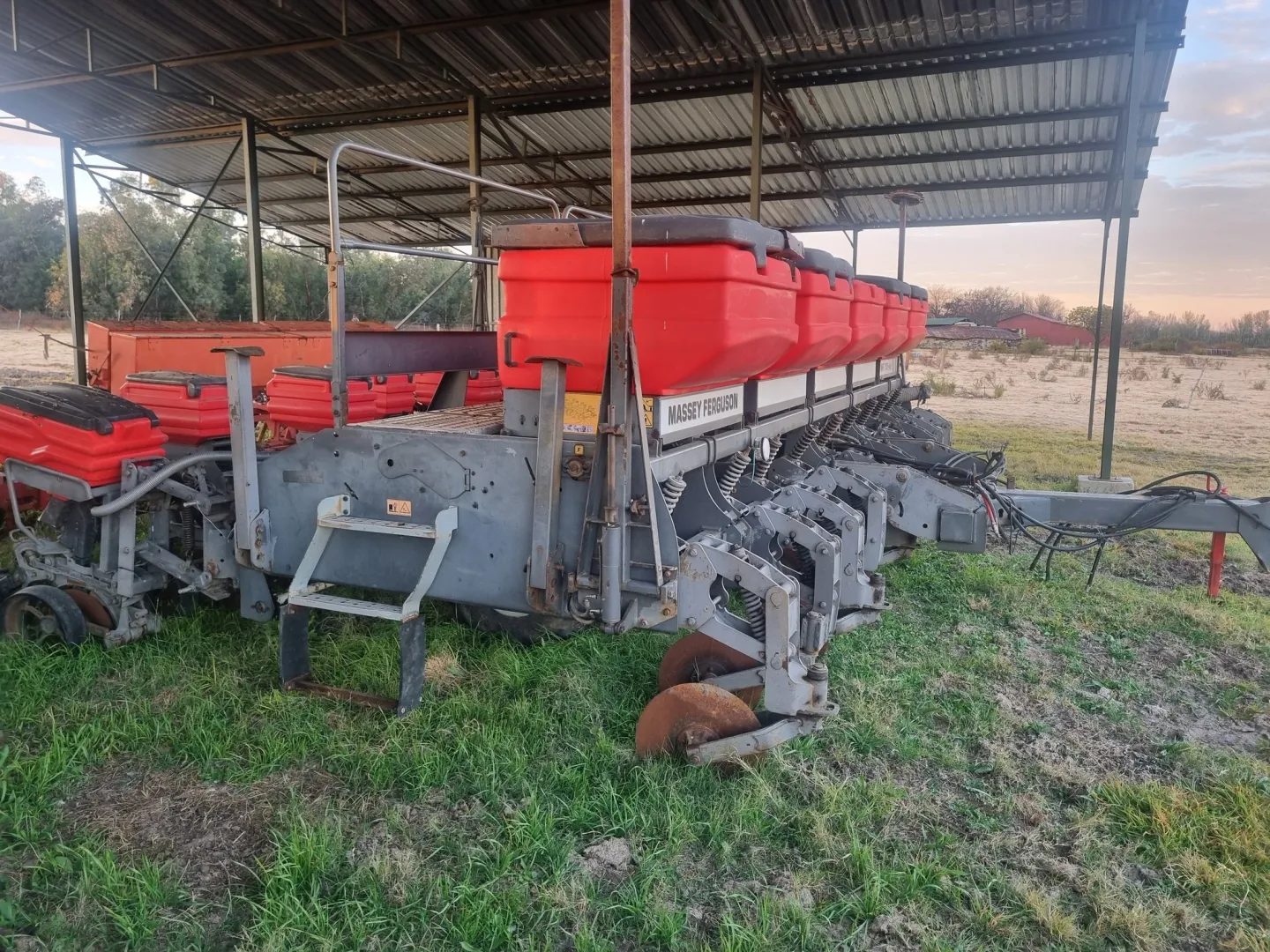 MF 715H planter | T.G. Hendriks