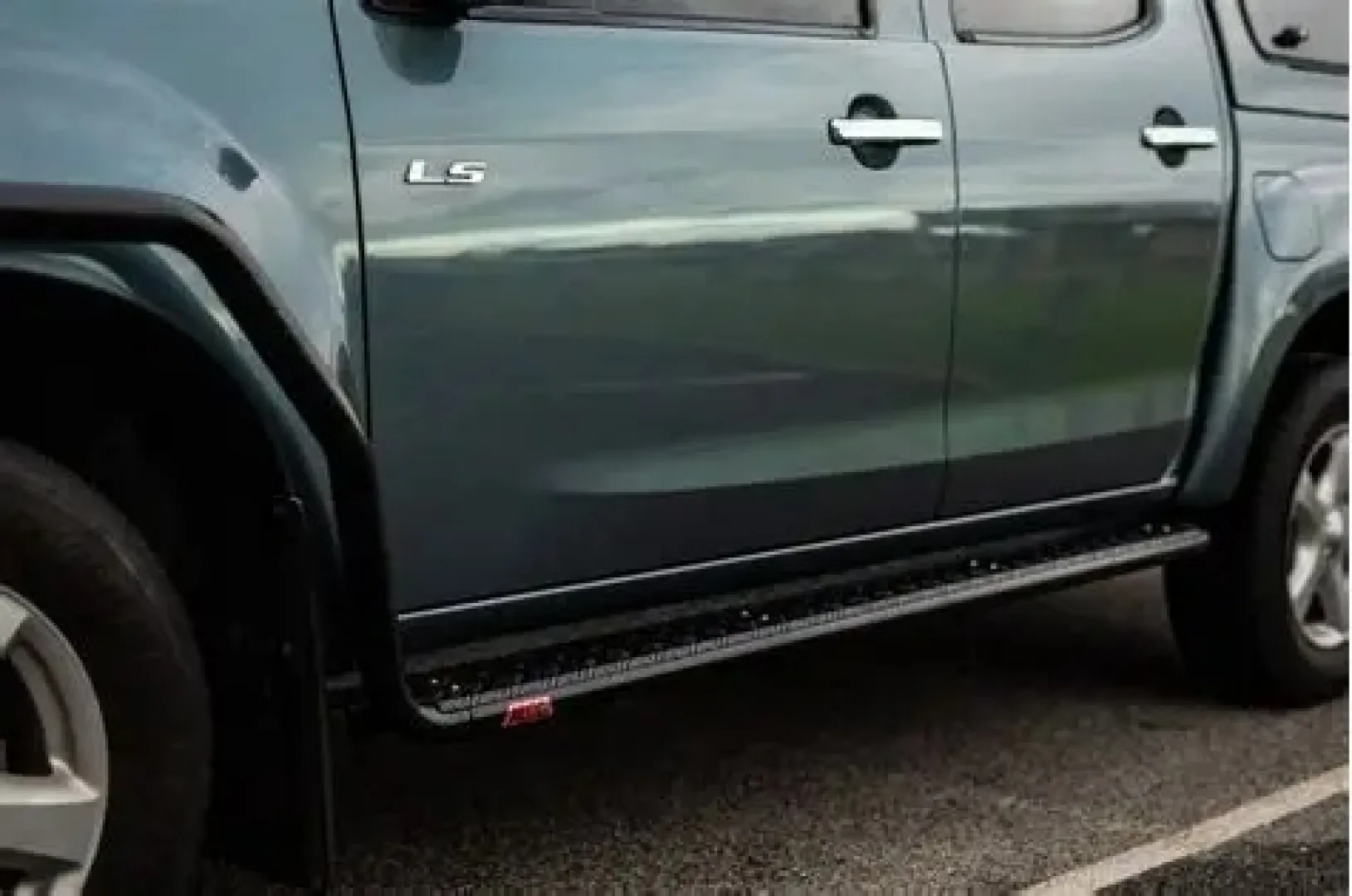 ISUZU 2013-2022: MCC SIDE STEPS (SET) DOUBLE CAB – SSDCI13 | Winch-In