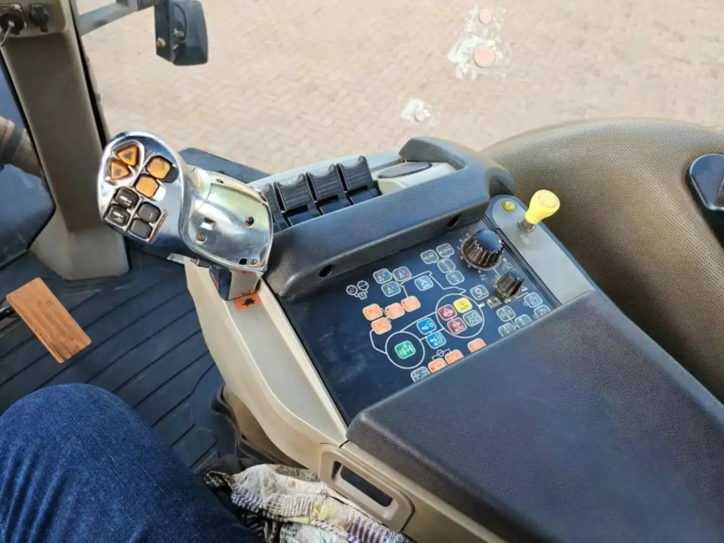 Case Magnum 340 with screen &amp; Receiver | QAC Equipment