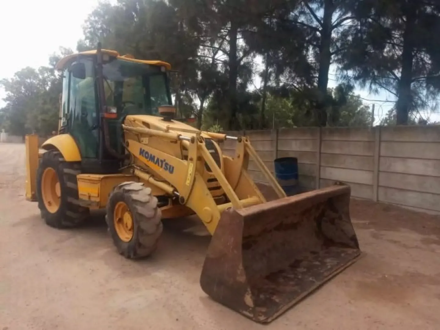 Komatsu WB93R front loader | QAC Equipment