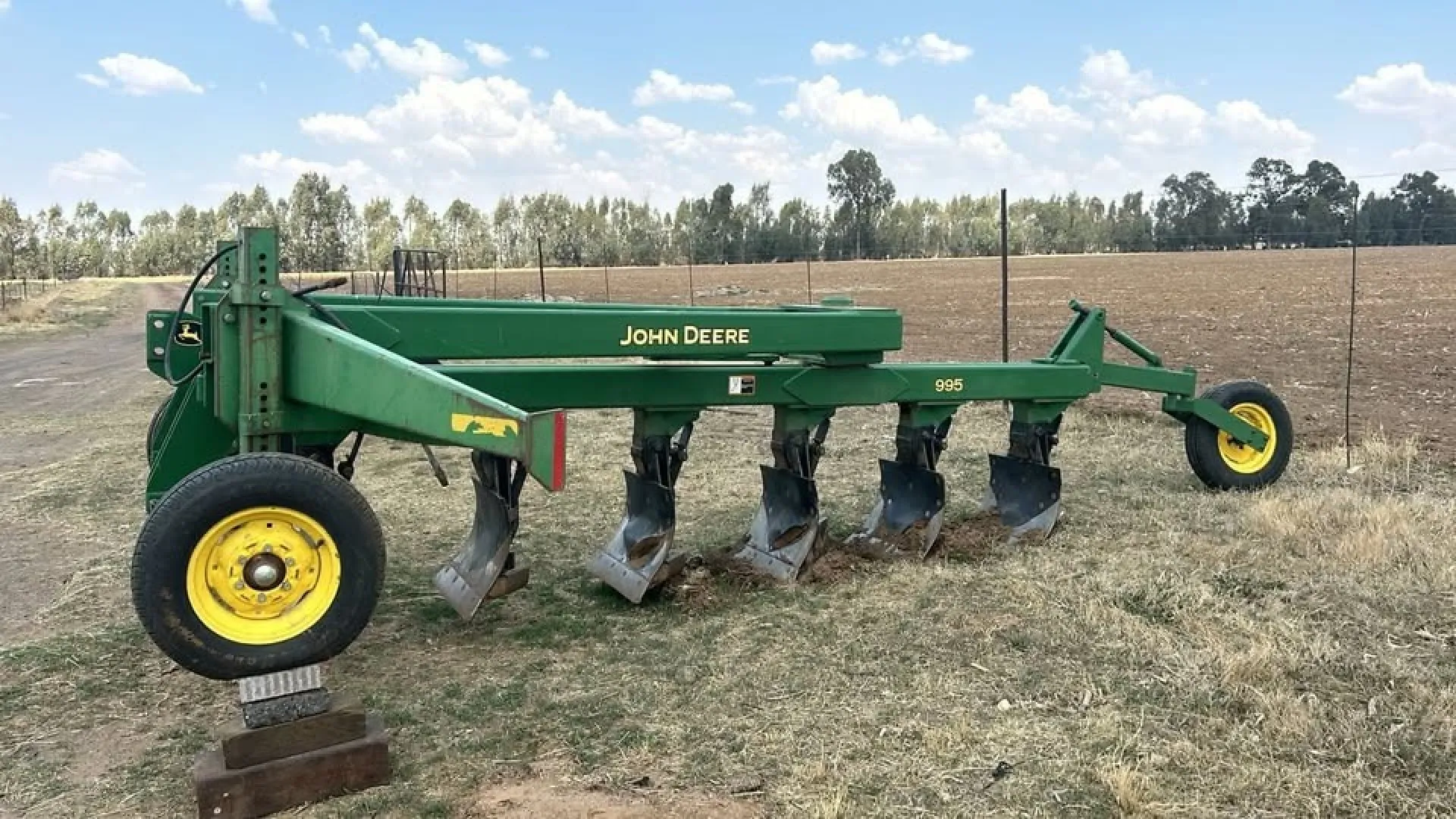 Ploeg John Deere 995 | MK Landbou Dienste