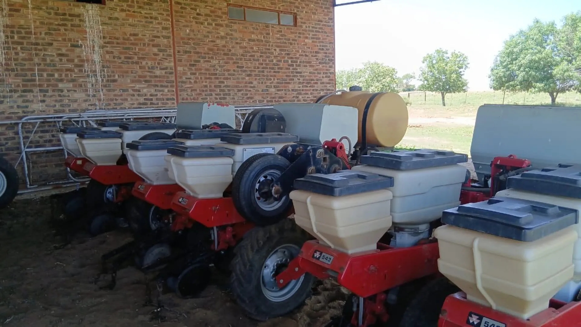 Massey Ferguson 543 planter | Agrimar