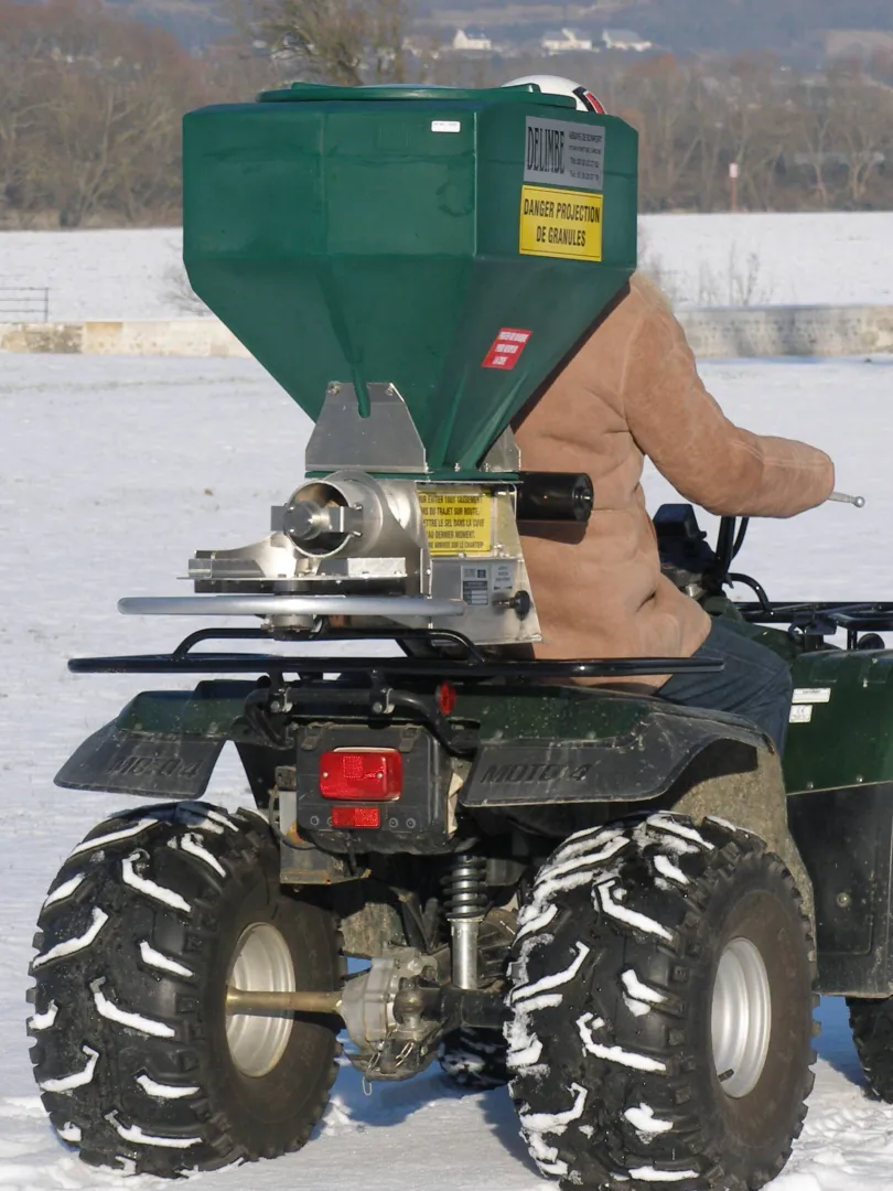 T11 road salt spreader