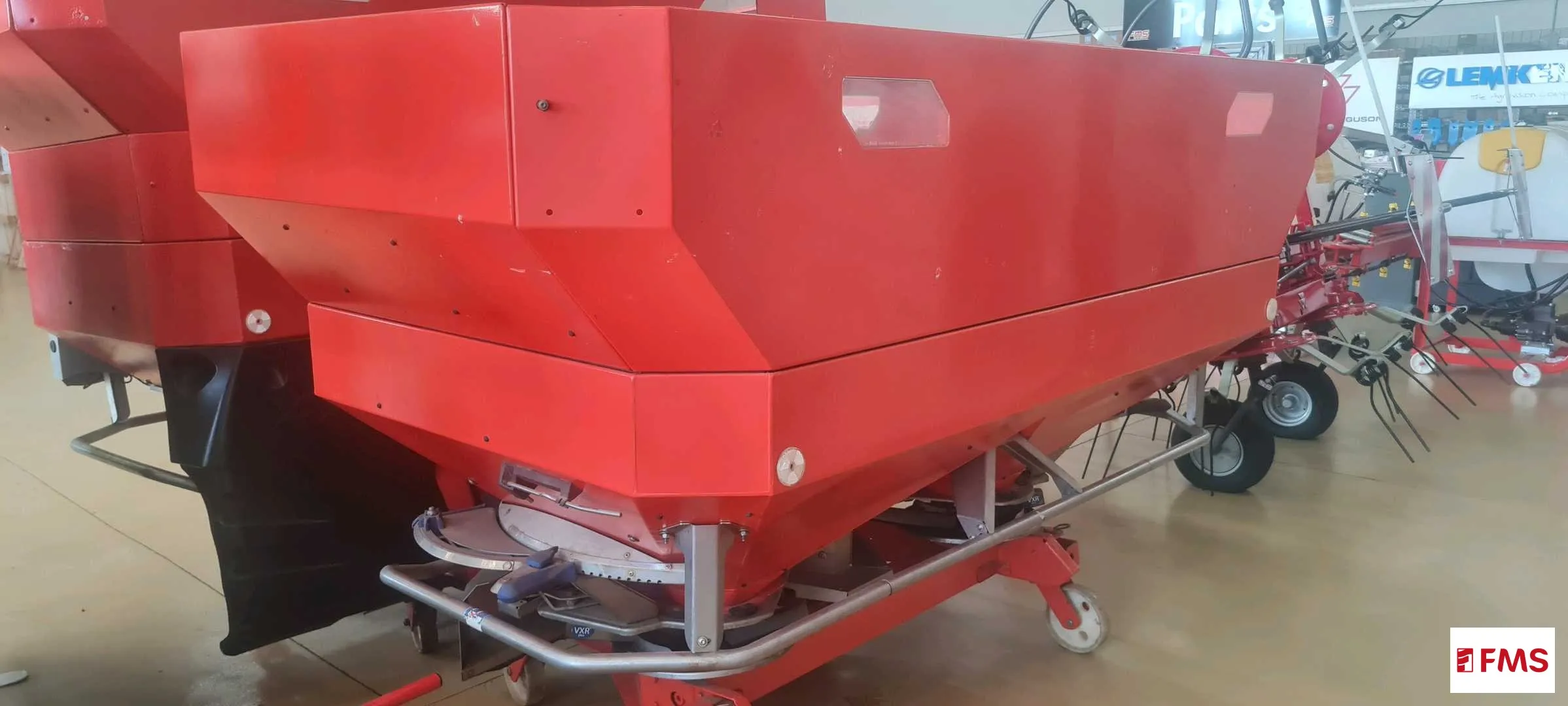 Kuhn Axis 30.1 Spreader Fms293