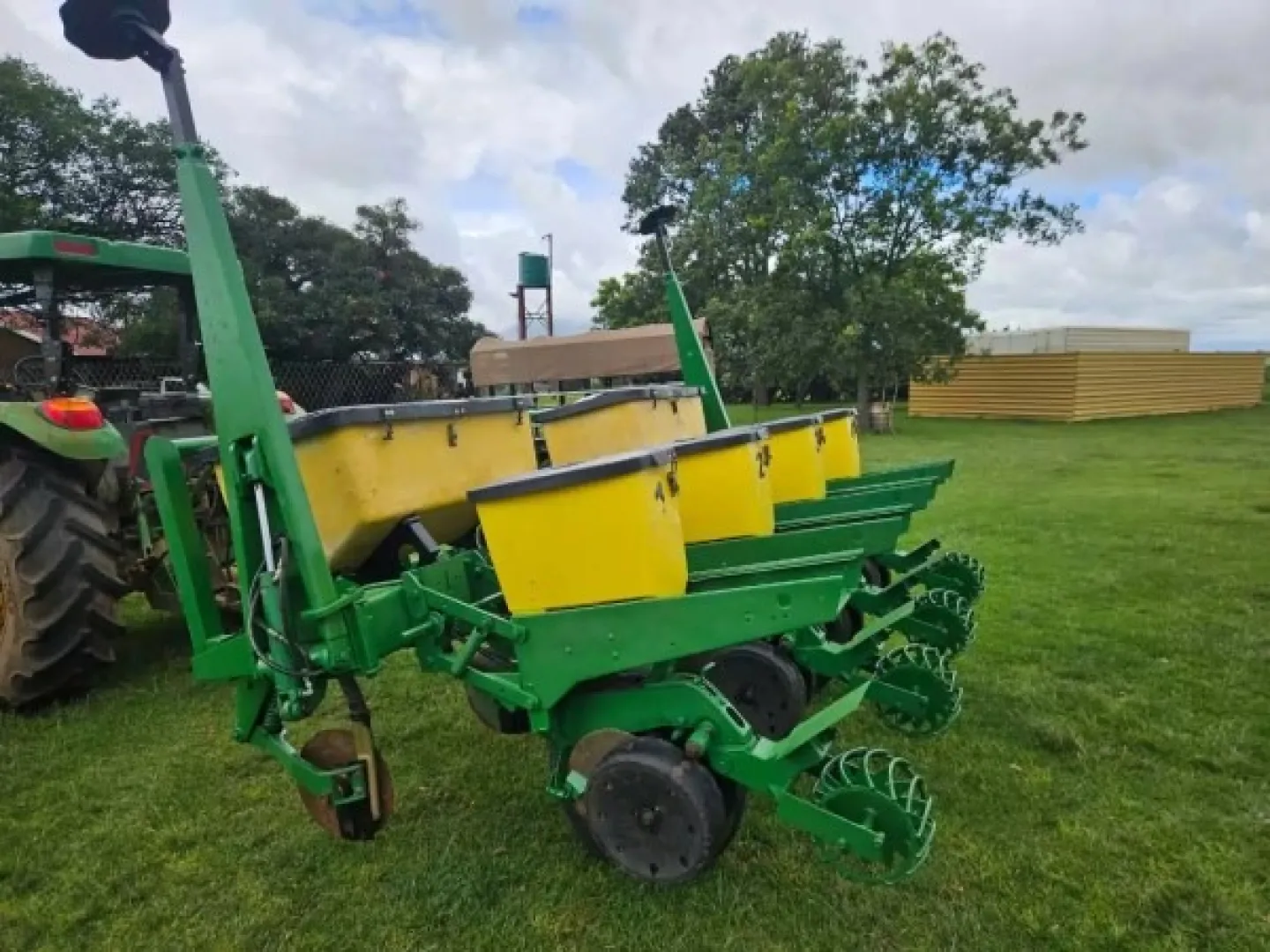 Used John Deere 1750 planter | QAC Equipment