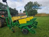Used John Deere 1750 planter | QAC Equipment
