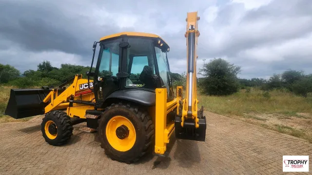 JCB 3CX ECO (UK)