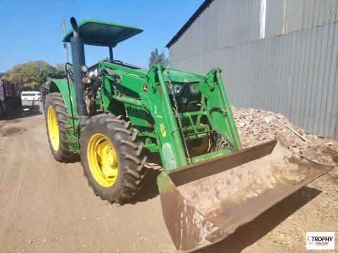 JOHN DEERE 6105 M WITH LOADER