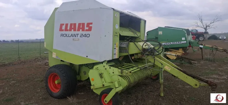 Claas Rollant 240 Baler