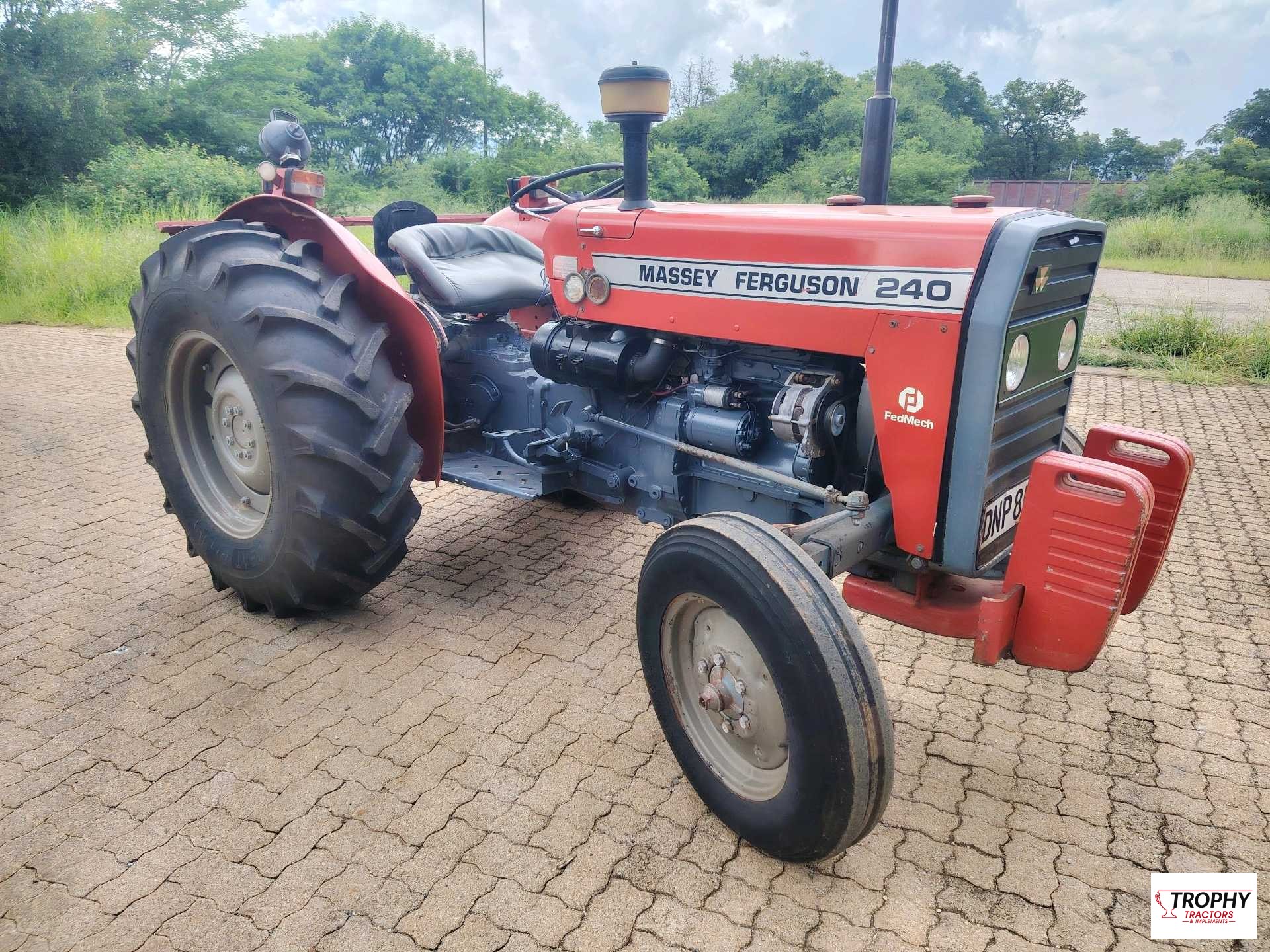 MASSEY FERGUSON 240