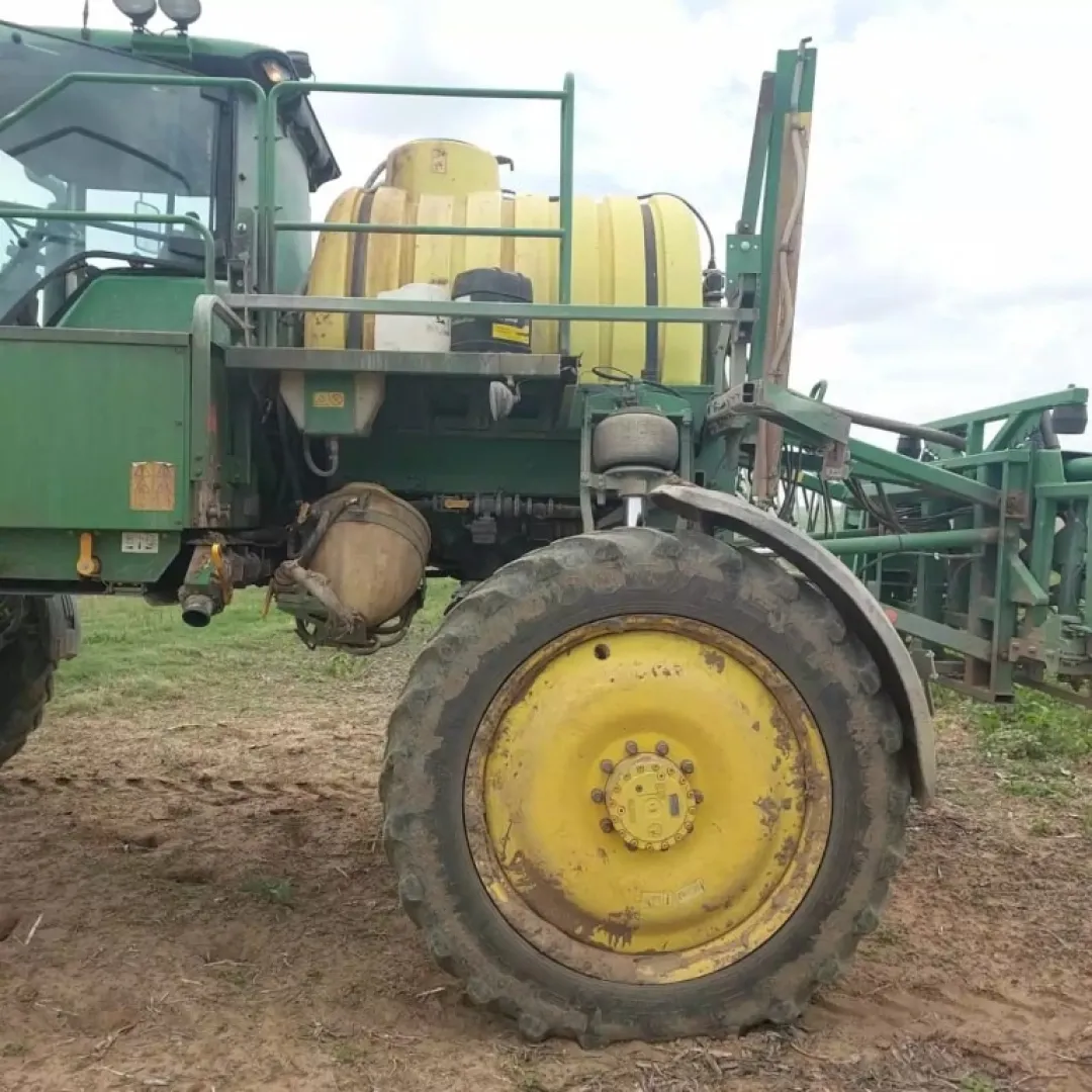 2019 John Deere with screen and receiver | QAC Equipment
