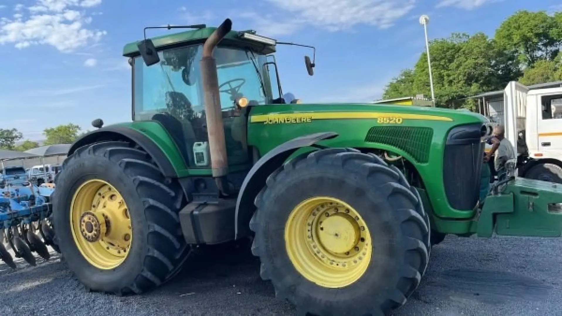 2002 John Deere 8520 | QAC Equipment