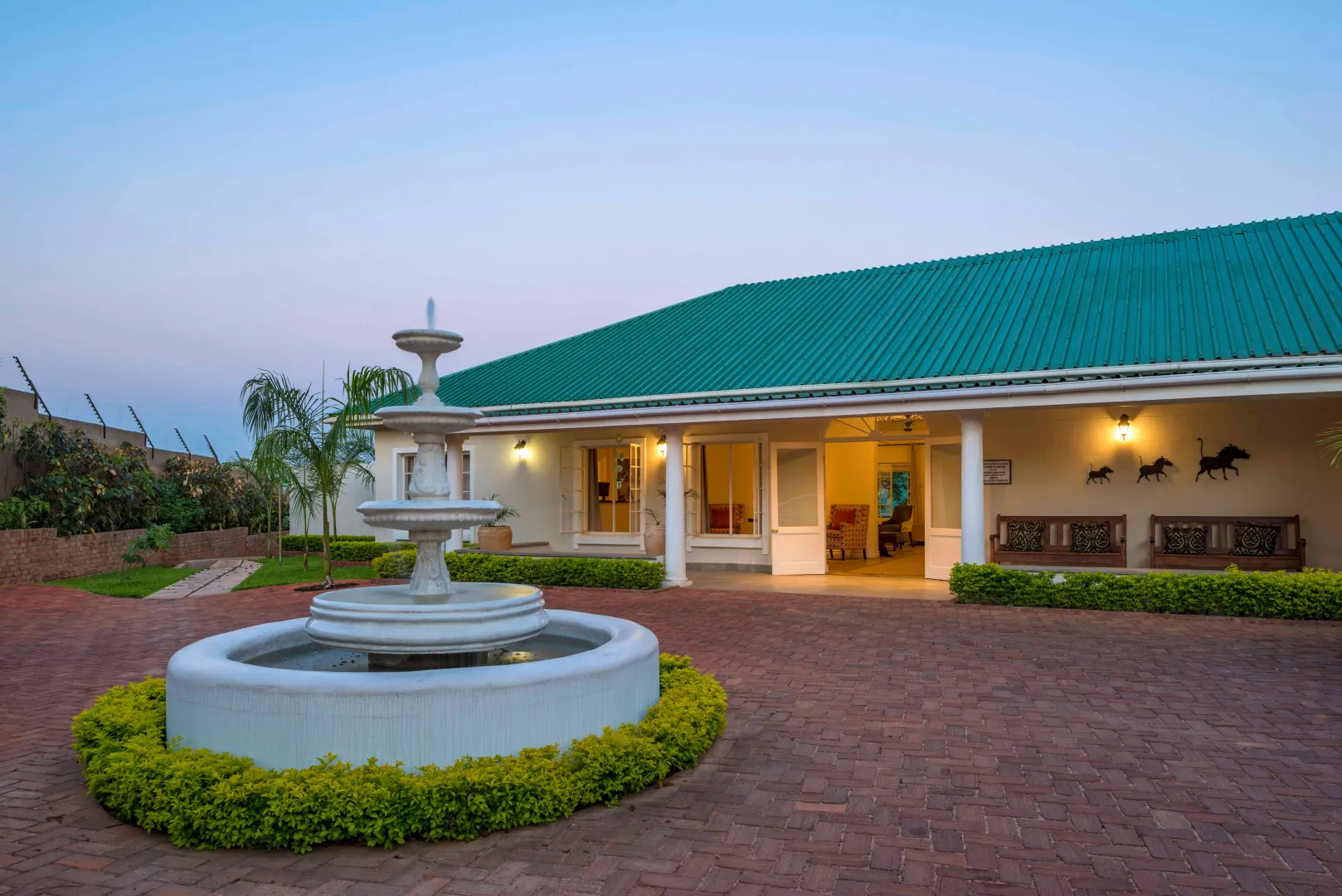 Batonka Guest Lodge (May 7, 2026 to Aug 3, 2026) | XL Boland Travel 