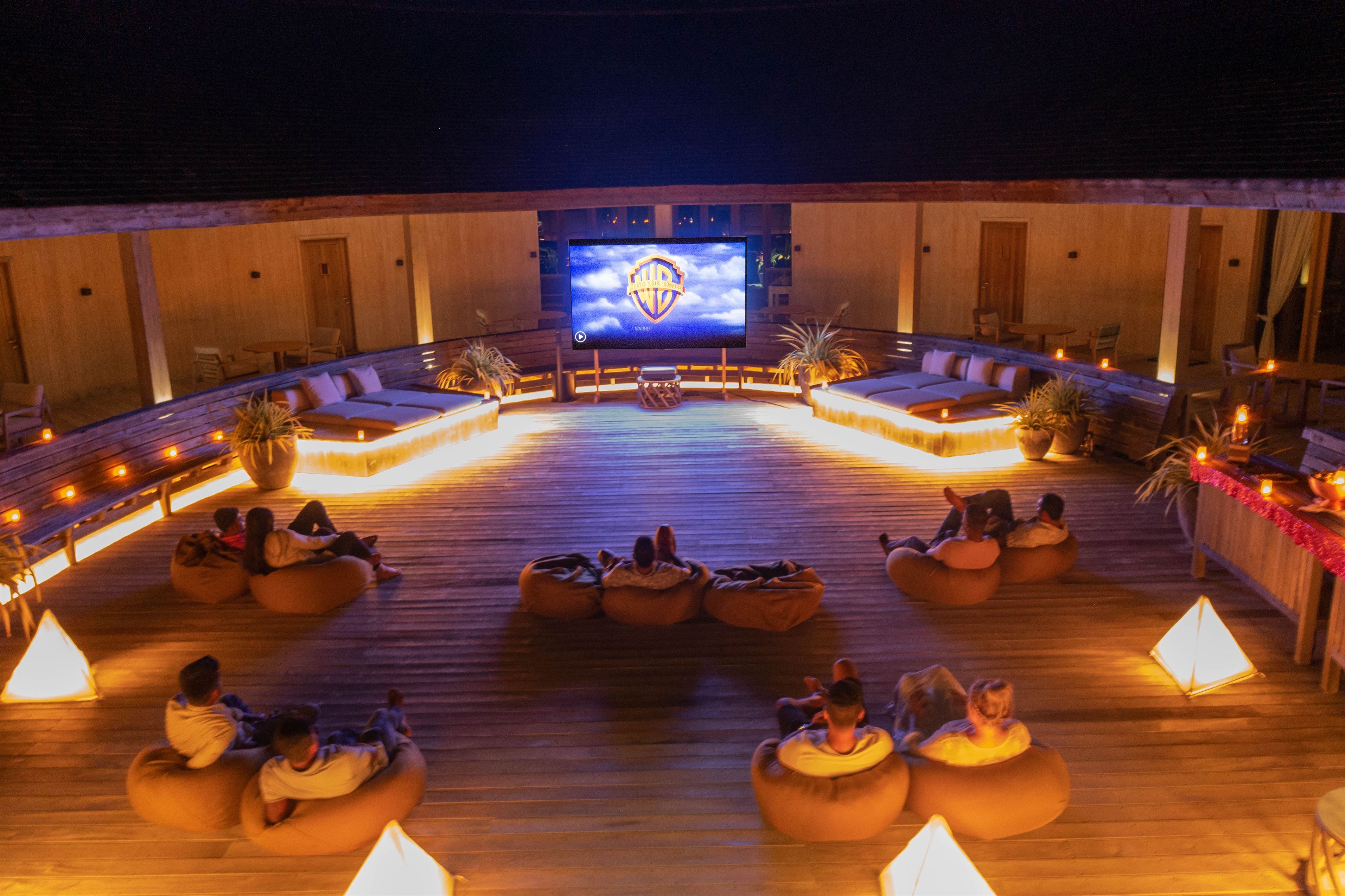 Vilamendhoo Island Resort & Spa (May 1, 2026 to Jul 31, 2026) | XL Boland Travel 