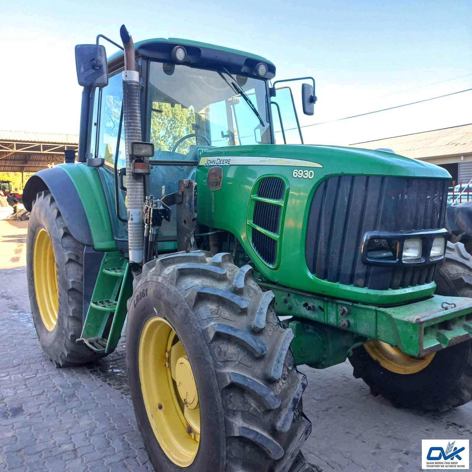 John Deere 6930MFWD