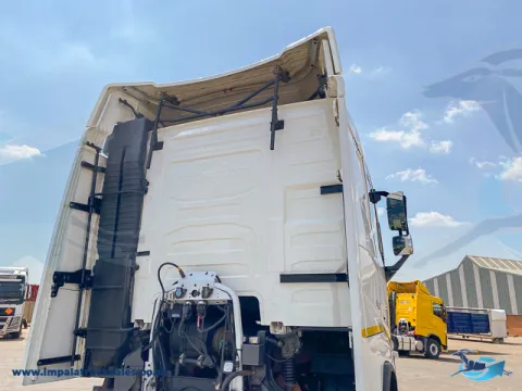 2021 Volvo FH440 – 6×4 Truck Tractor